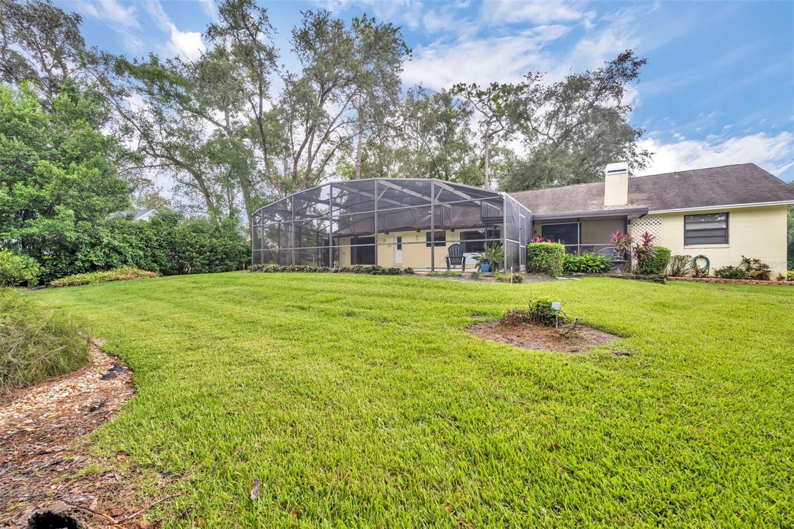 SANLANDO SPRINGS LAKE OAKS SECTION - Residential