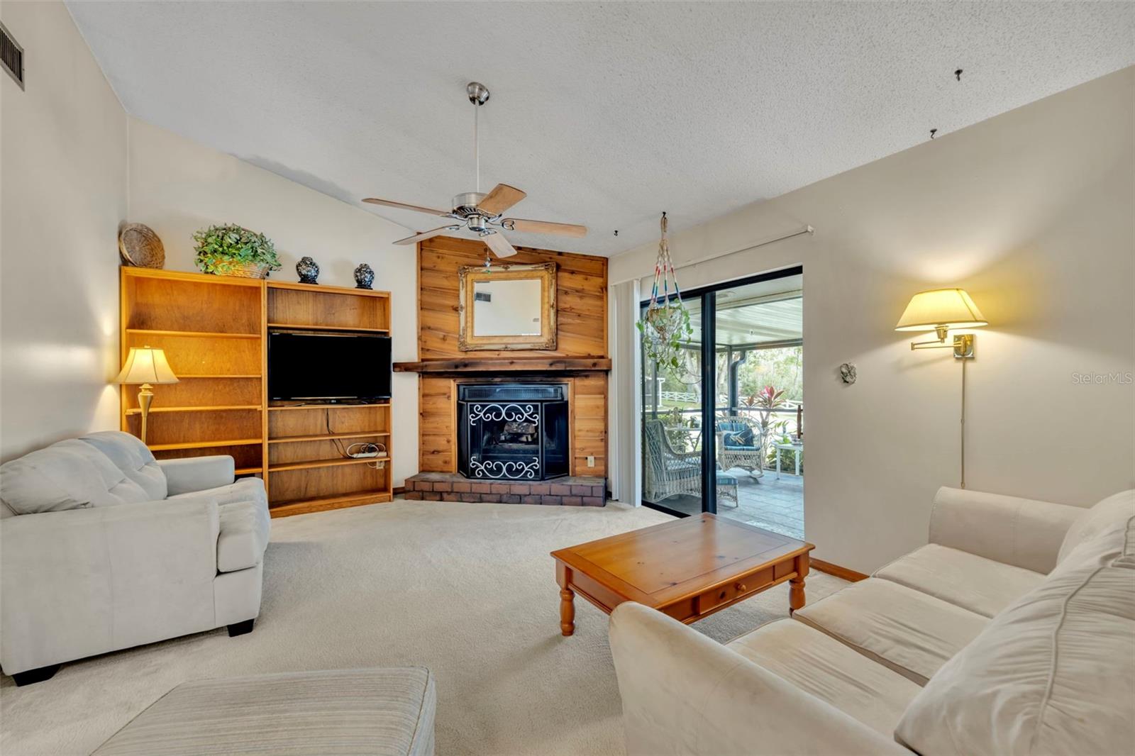 SANLANDO SPRINGS LAKE OAKS SECTION - Residential