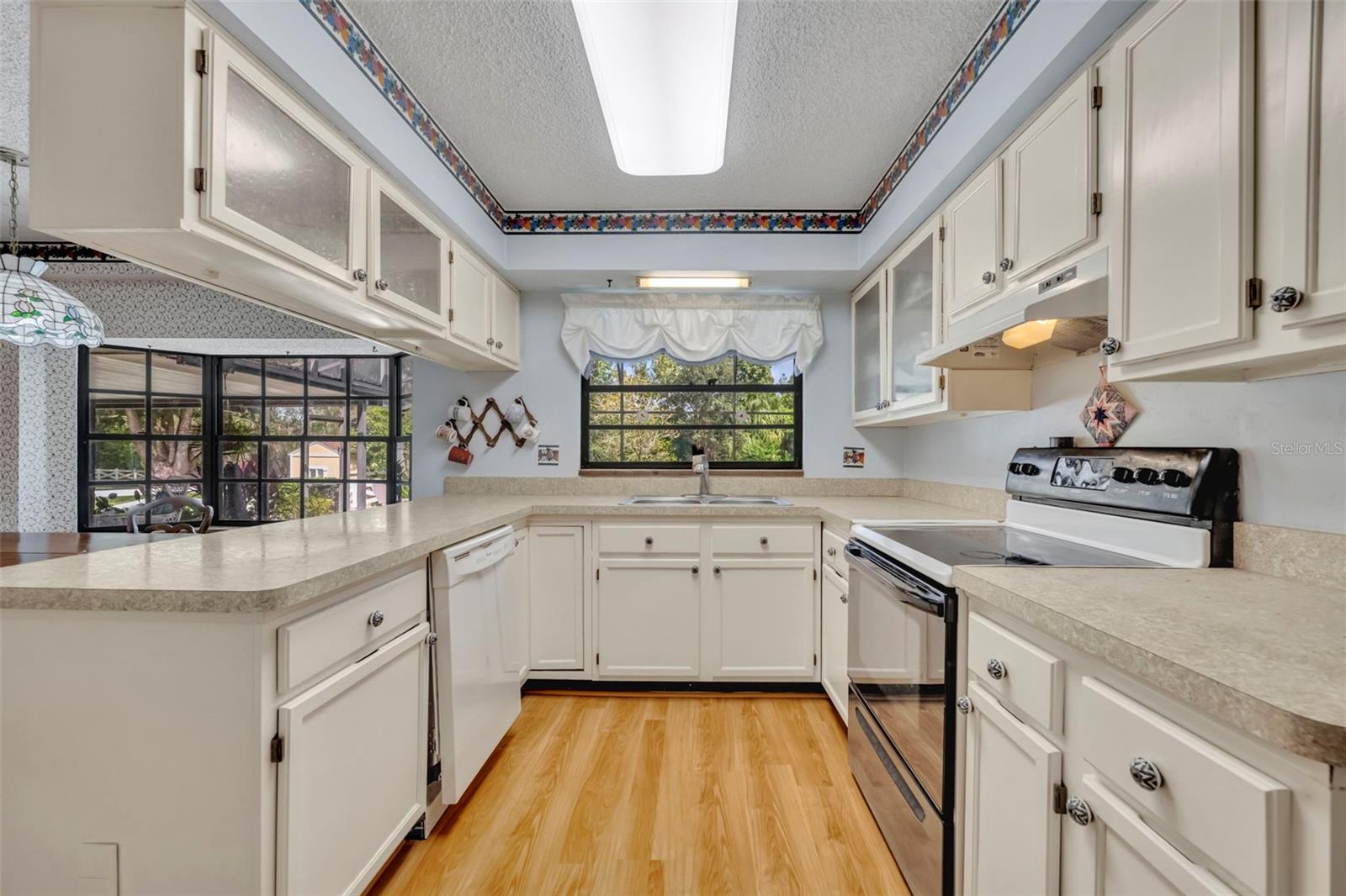 SANLANDO SPRINGS LAKE OAKS SECTION - Residential