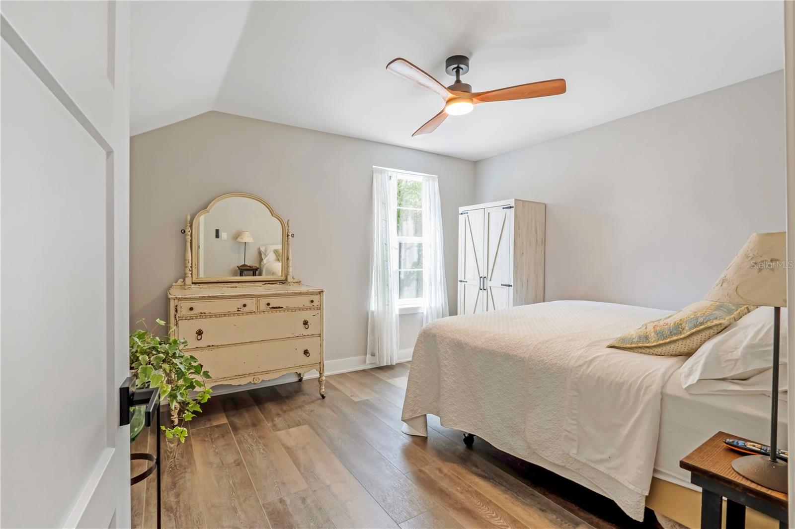 LOST HILL LAKE ESTATES UNIT 02 - Residential