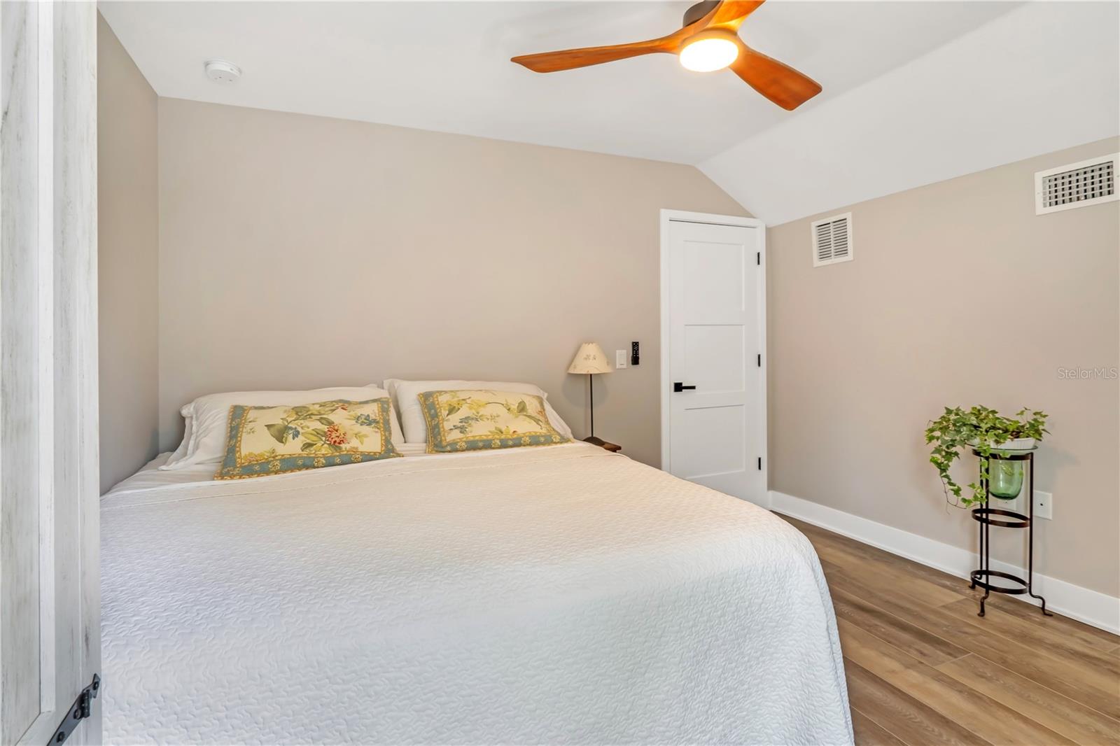 LOST HILL LAKE ESTATES UNIT 02 - Residential