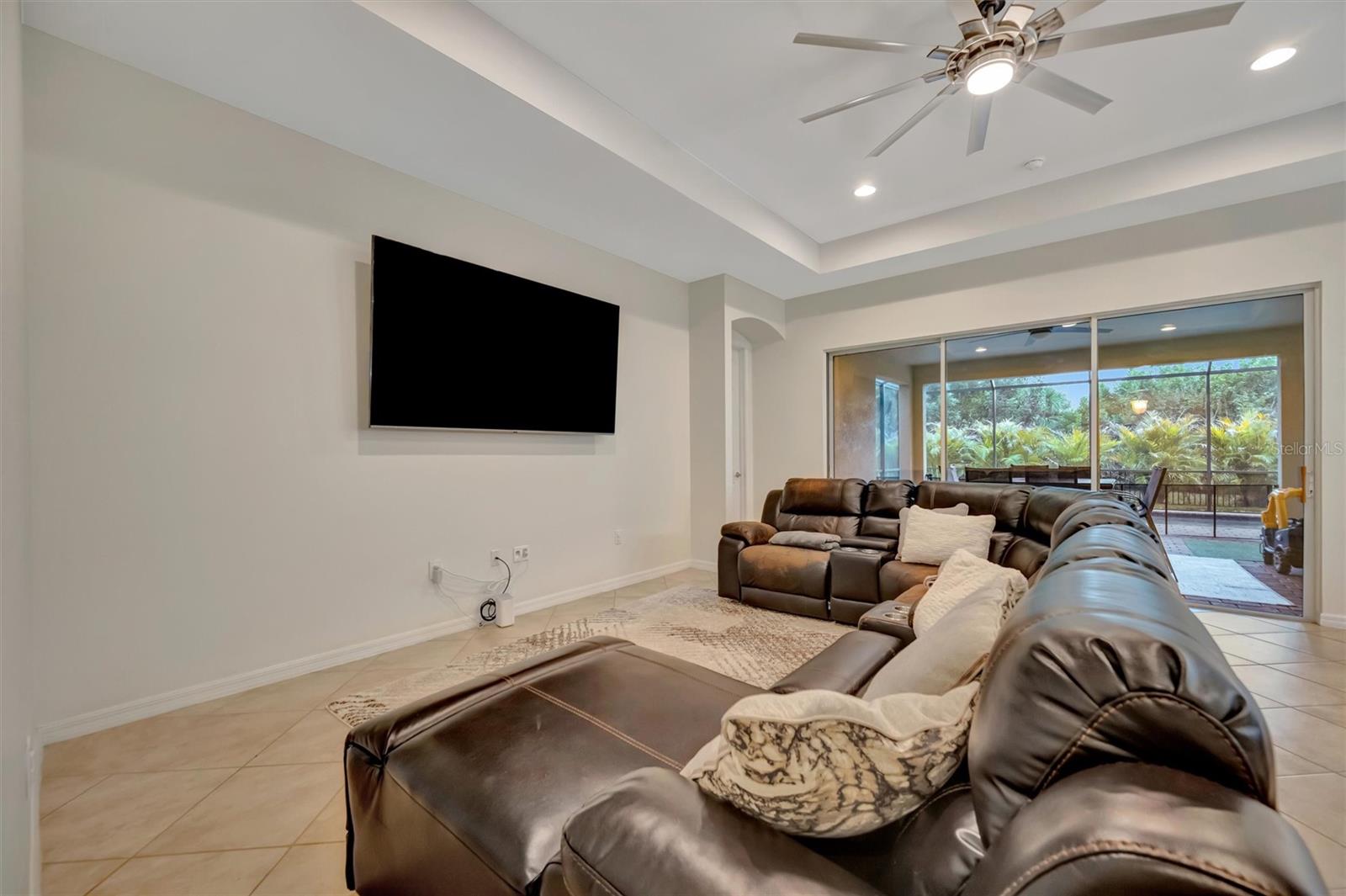 RIVER CLUB - Residential