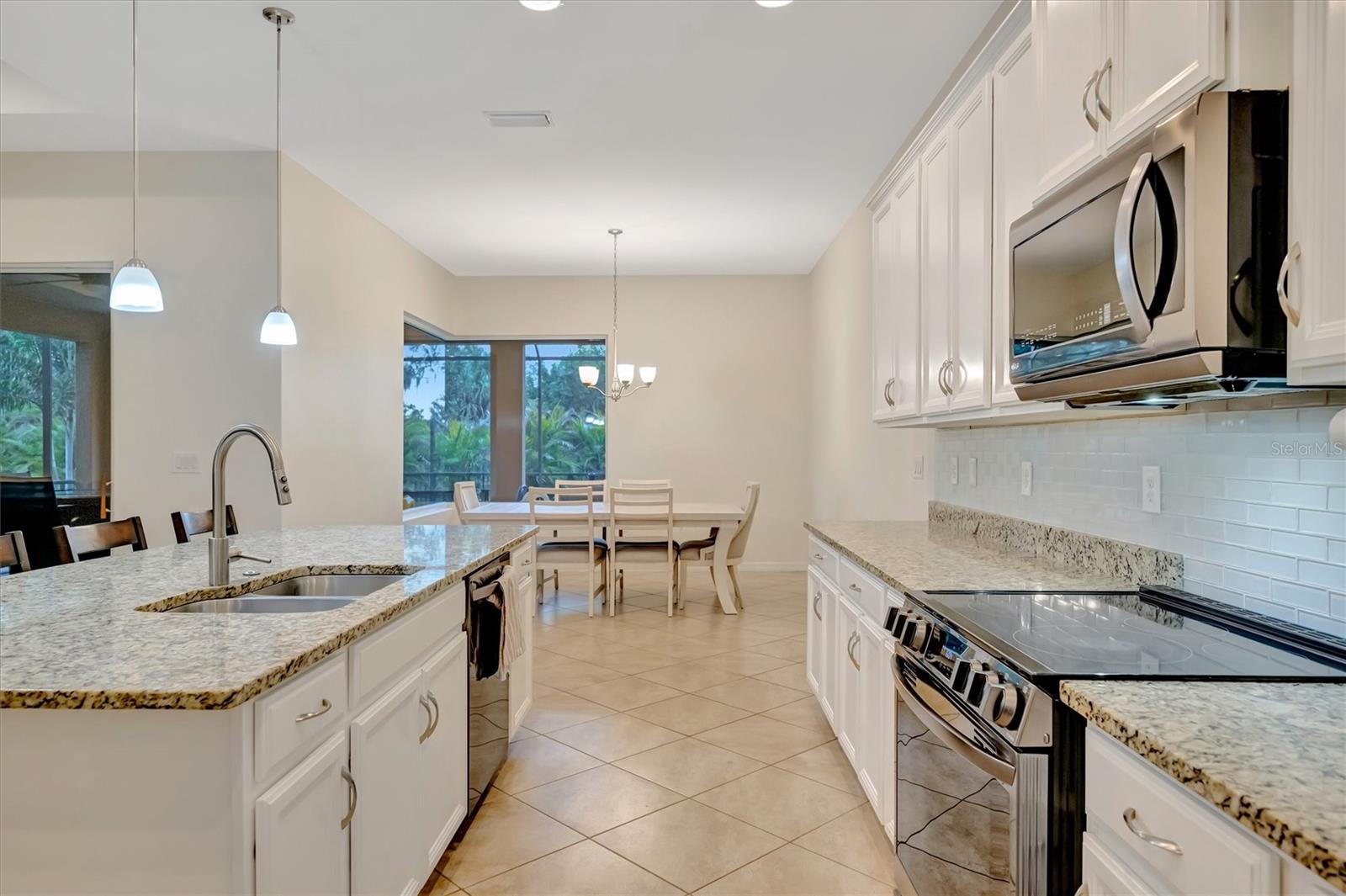 RIVER CLUB - Residential