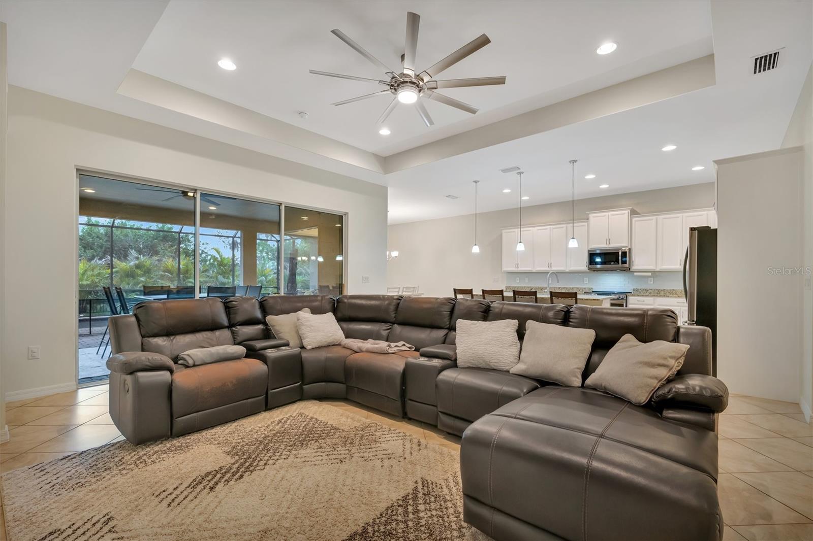 RIVER CLUB - Residential