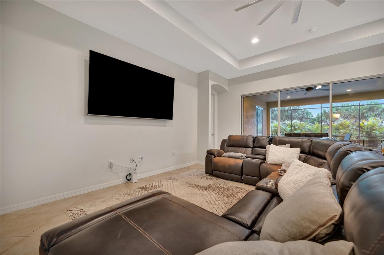 RIVER CLUB - Residential