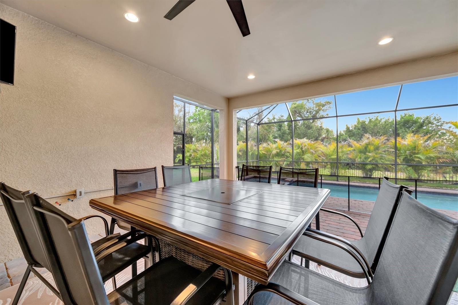 RIVER CLUB - Residential