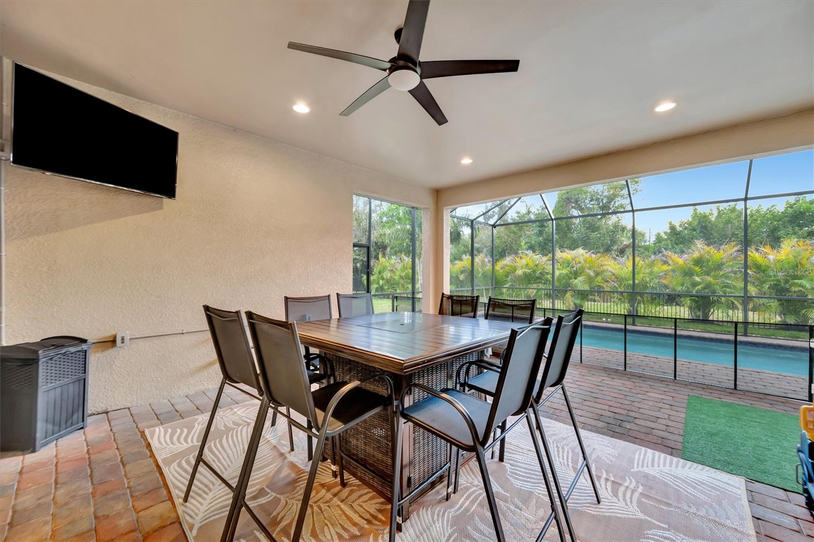 RIVER CLUB - Residential