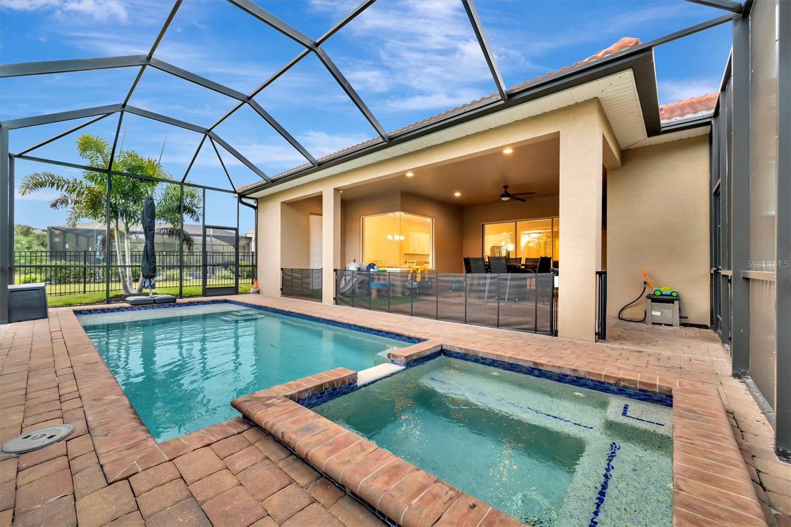 RIVER CLUB - Residential