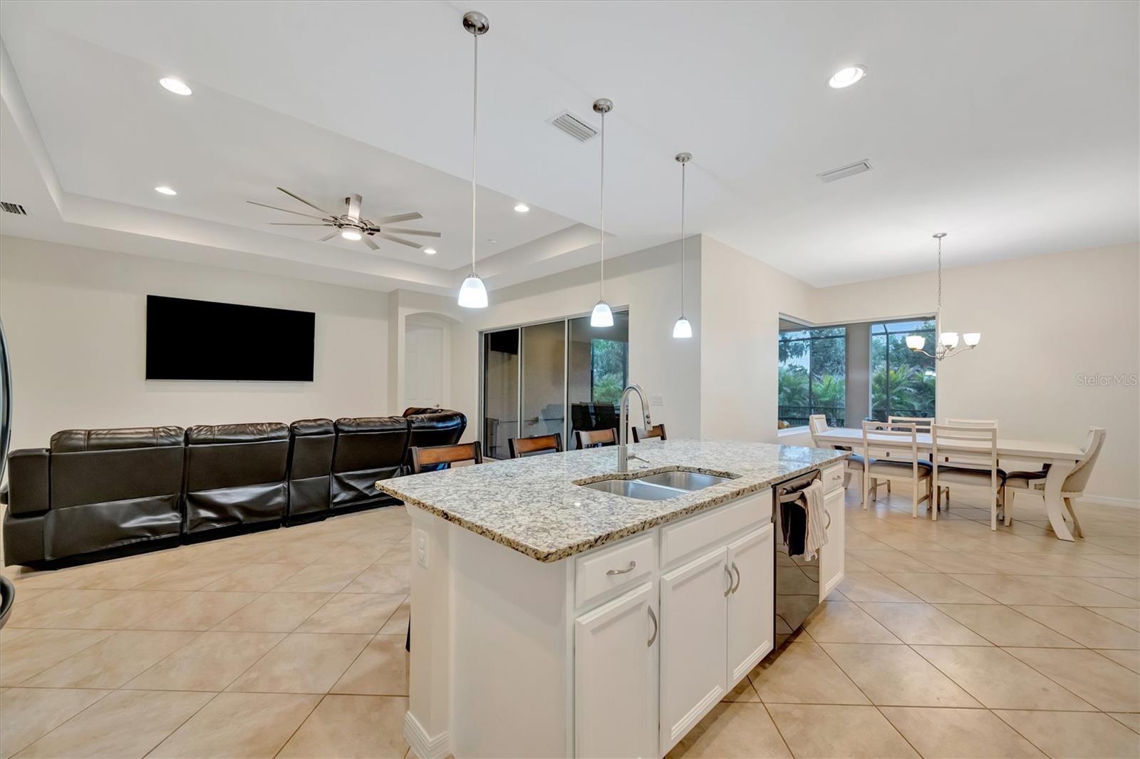 RIVER CLUB - Residential