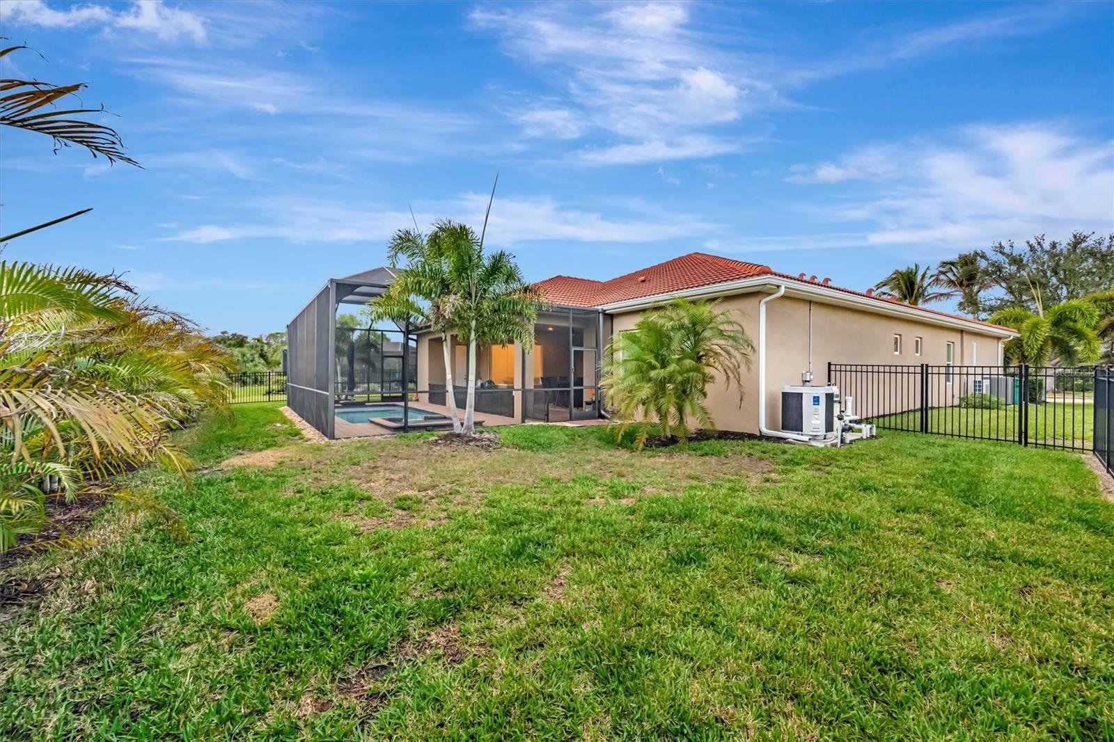 RIVER CLUB - Residential