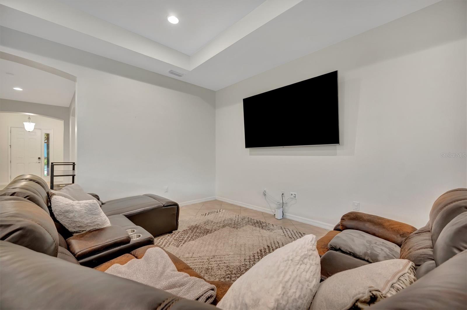 RIVER CLUB - Residential