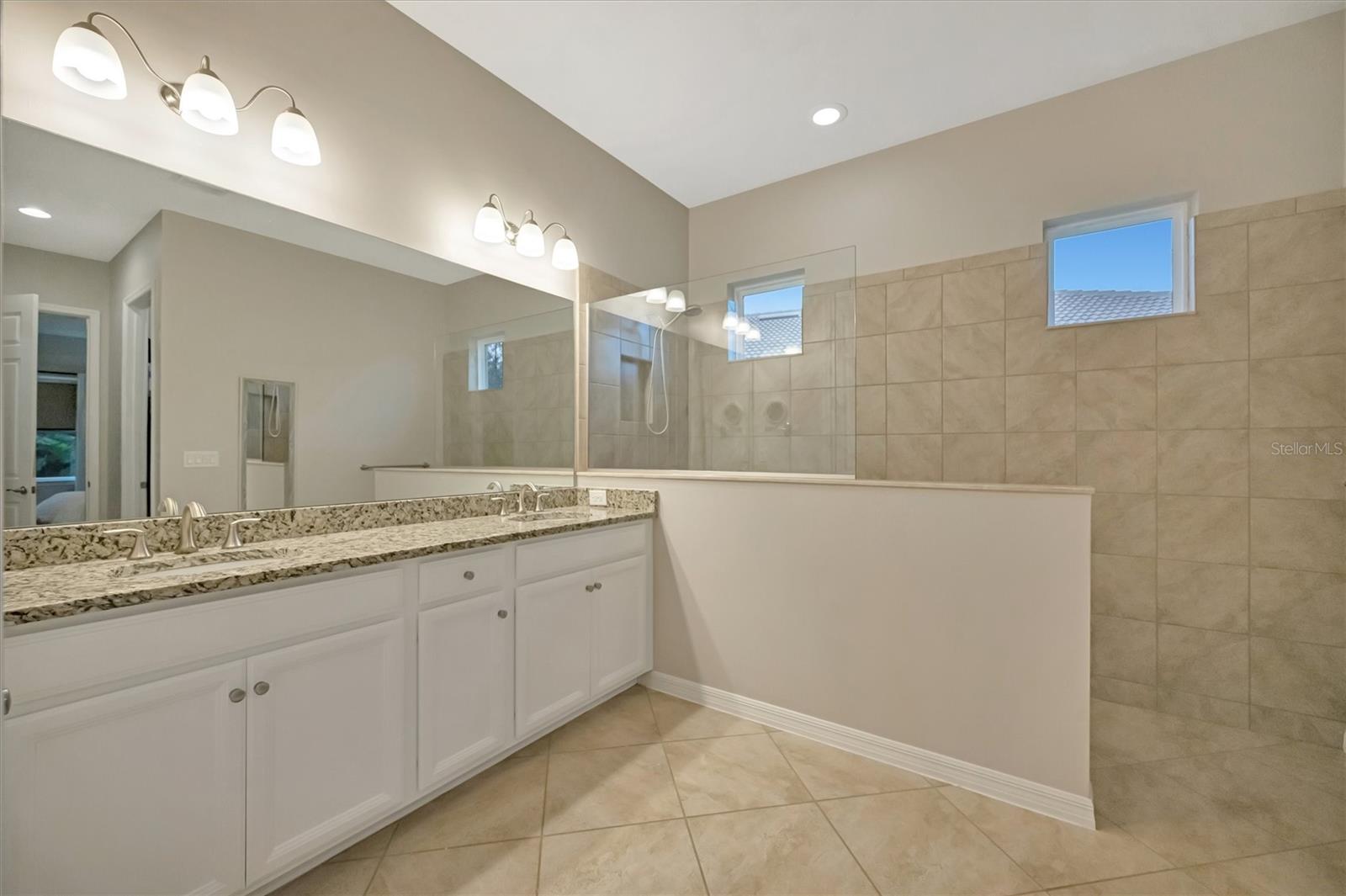 RIVER CLUB - Residential