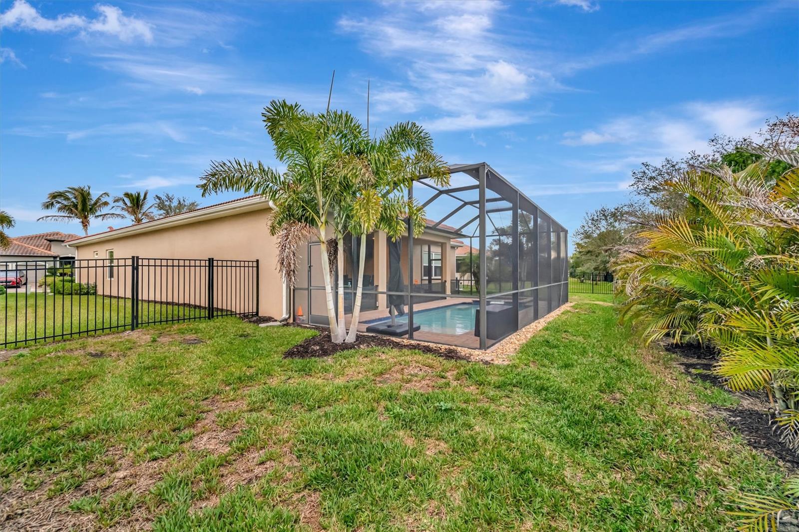 RIVER CLUB - Residential