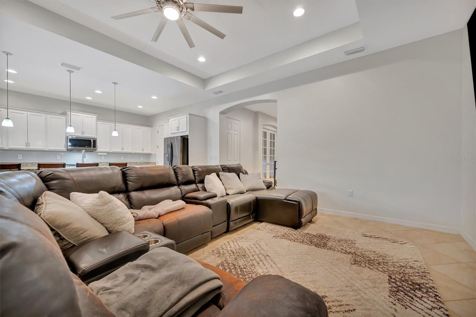 RIVER CLUB - Residential