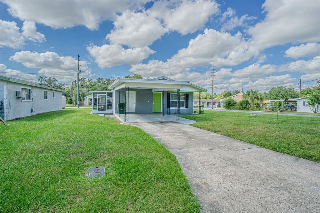 Photo of 2020 Bassedena Circle W, Lakeland, FL 33805 (MLS # TB8441235)