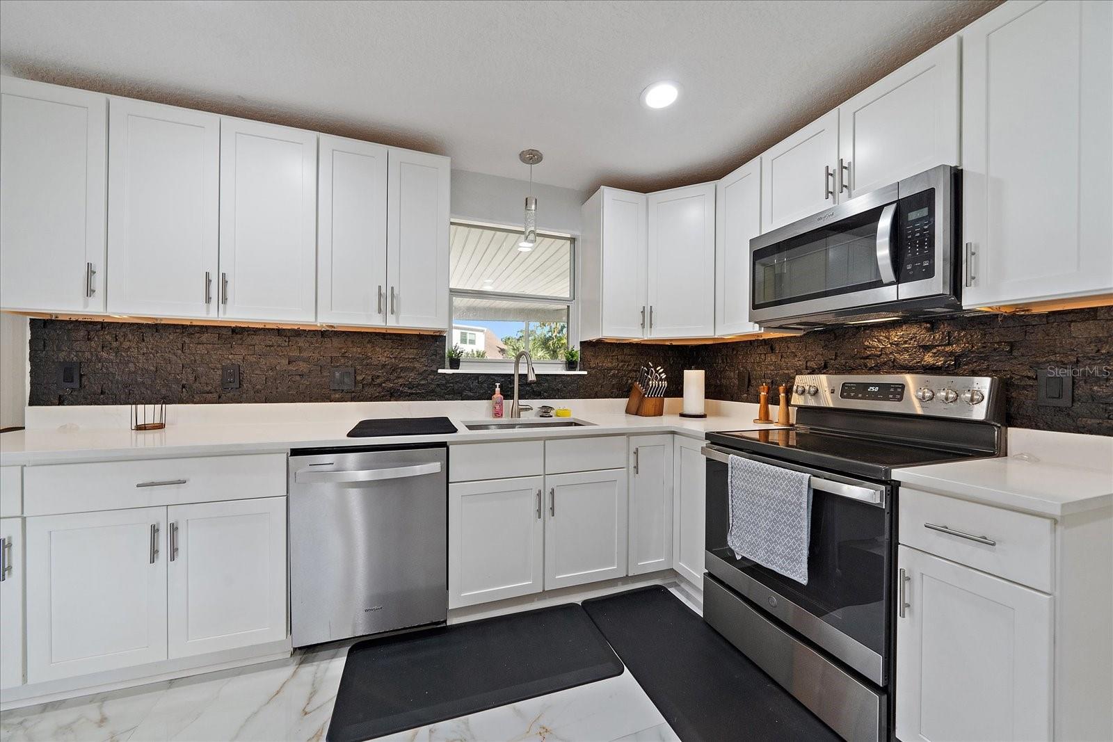 GULF GATE WOODS - Residential