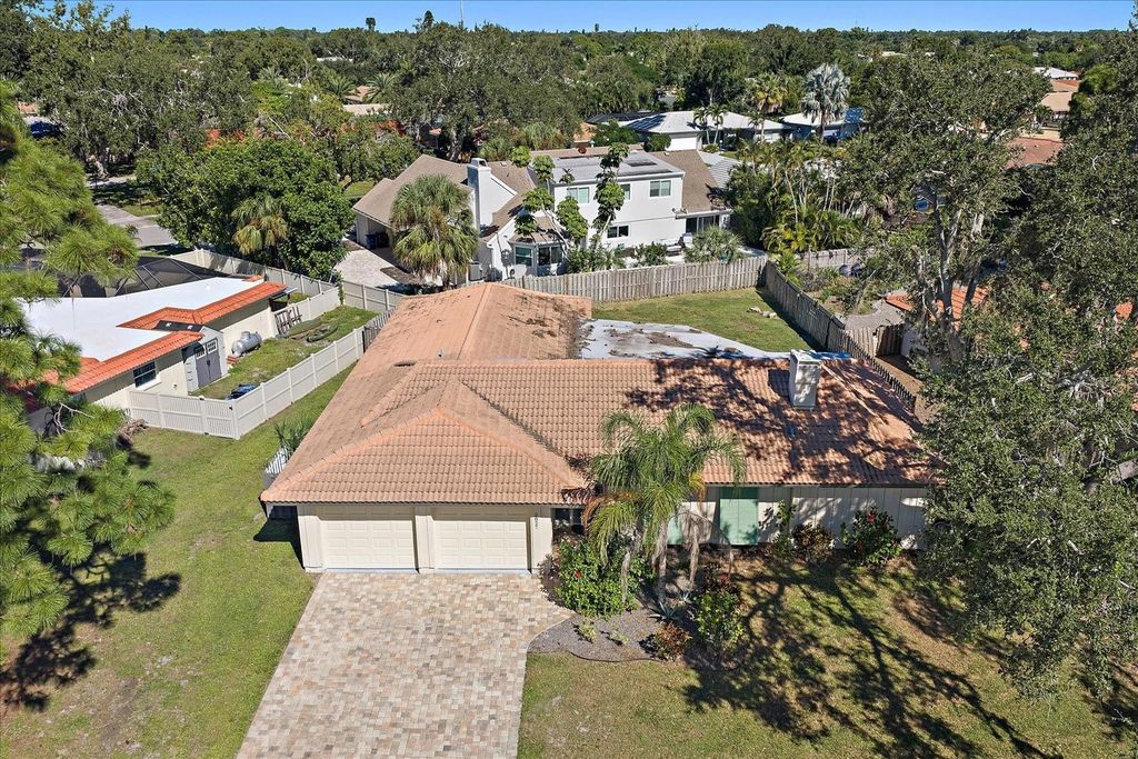 Photo of 2827 Hardee Drive, Sarasota, FL 34231 (MLS # A4668972)