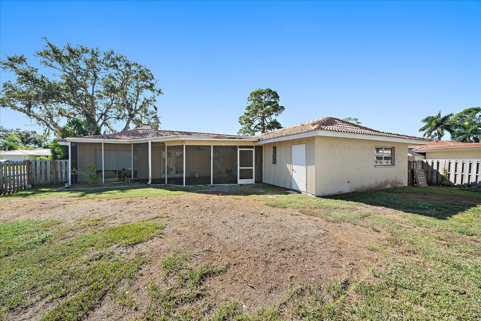 GULF GATE WOODS - Residential