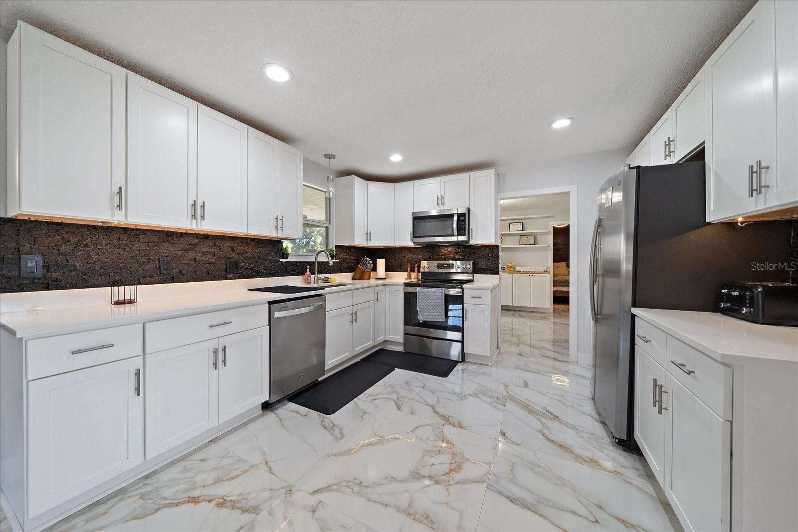 GULF GATE WOODS - Residential