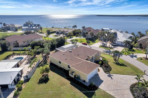 A home in PORT CHARLOTTE