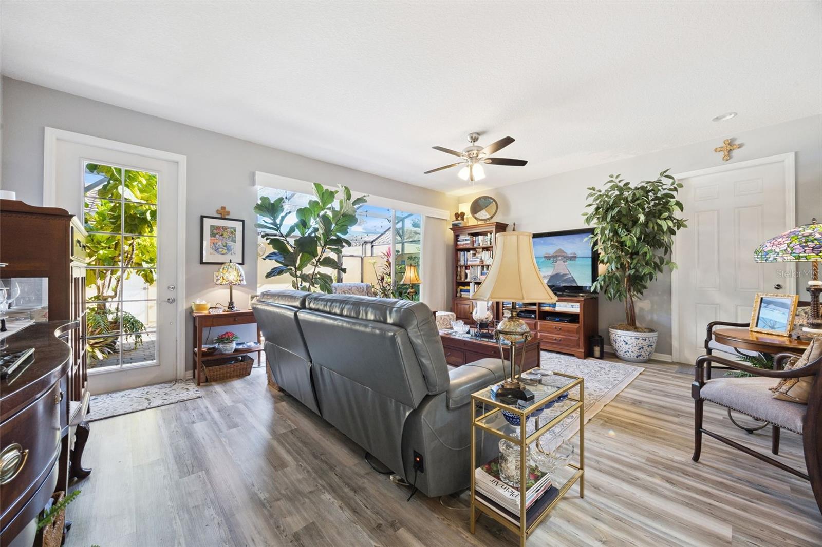 Casas a venda 2 - Jen Dantas 12033 FORSYTHIA DRIVE