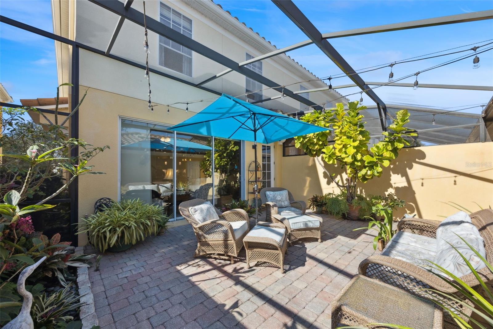 Casas a venda 3 - Jen Dantas 12033 FORSYTHIA DRIVE