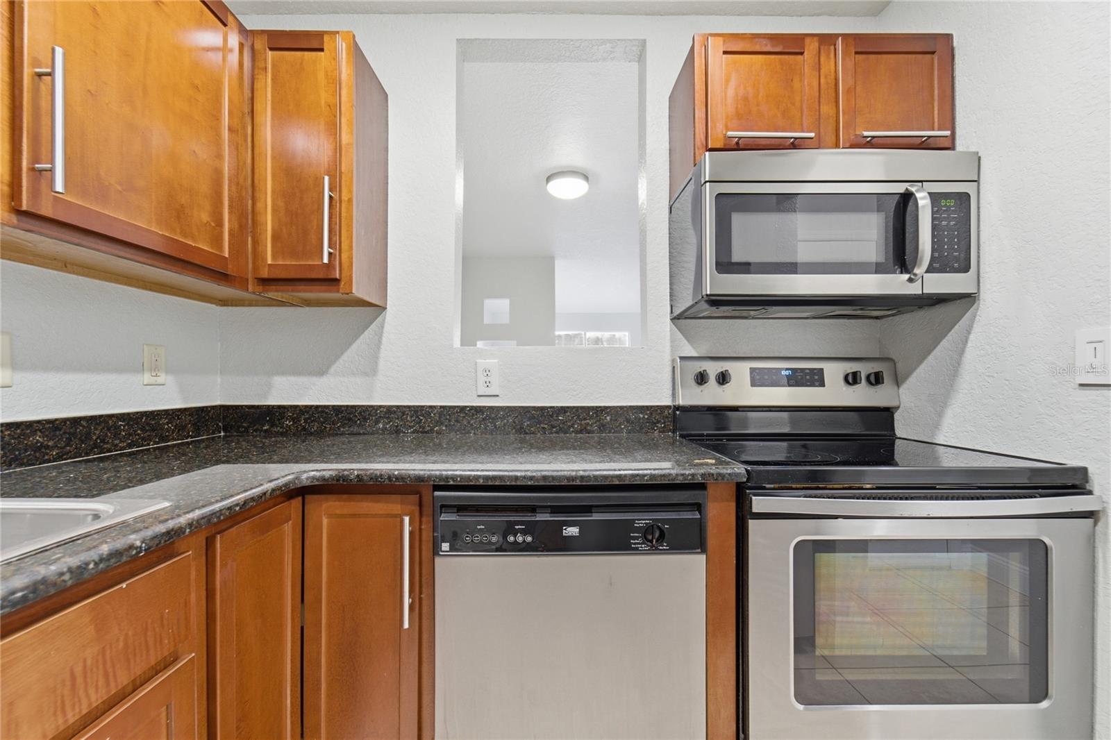METRO/MICHIGAN PARK CONDO - Residential