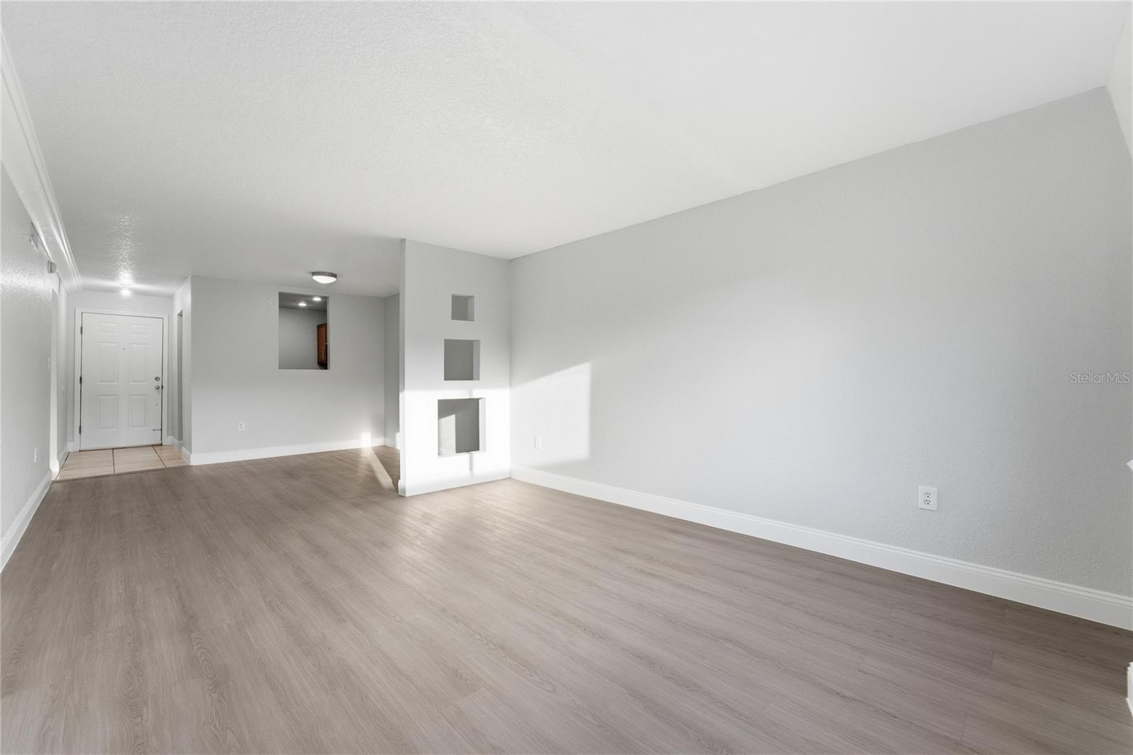 METRO/MICHIGAN PARK CONDO - Residential