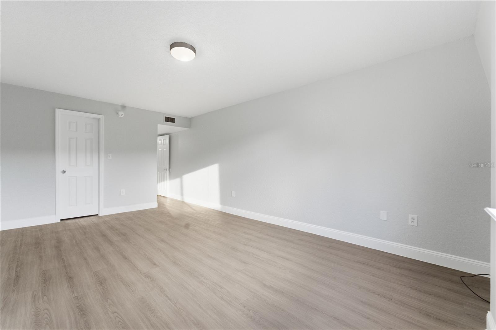METRO/MICHIGAN PARK CONDO - Residential