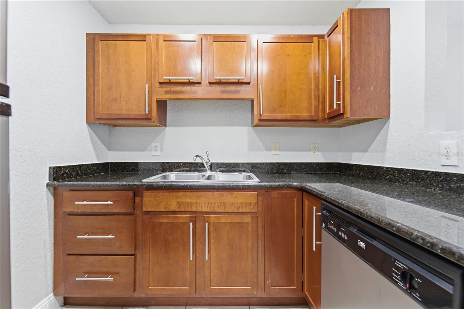 METRO/MICHIGAN PARK CONDO - Residential