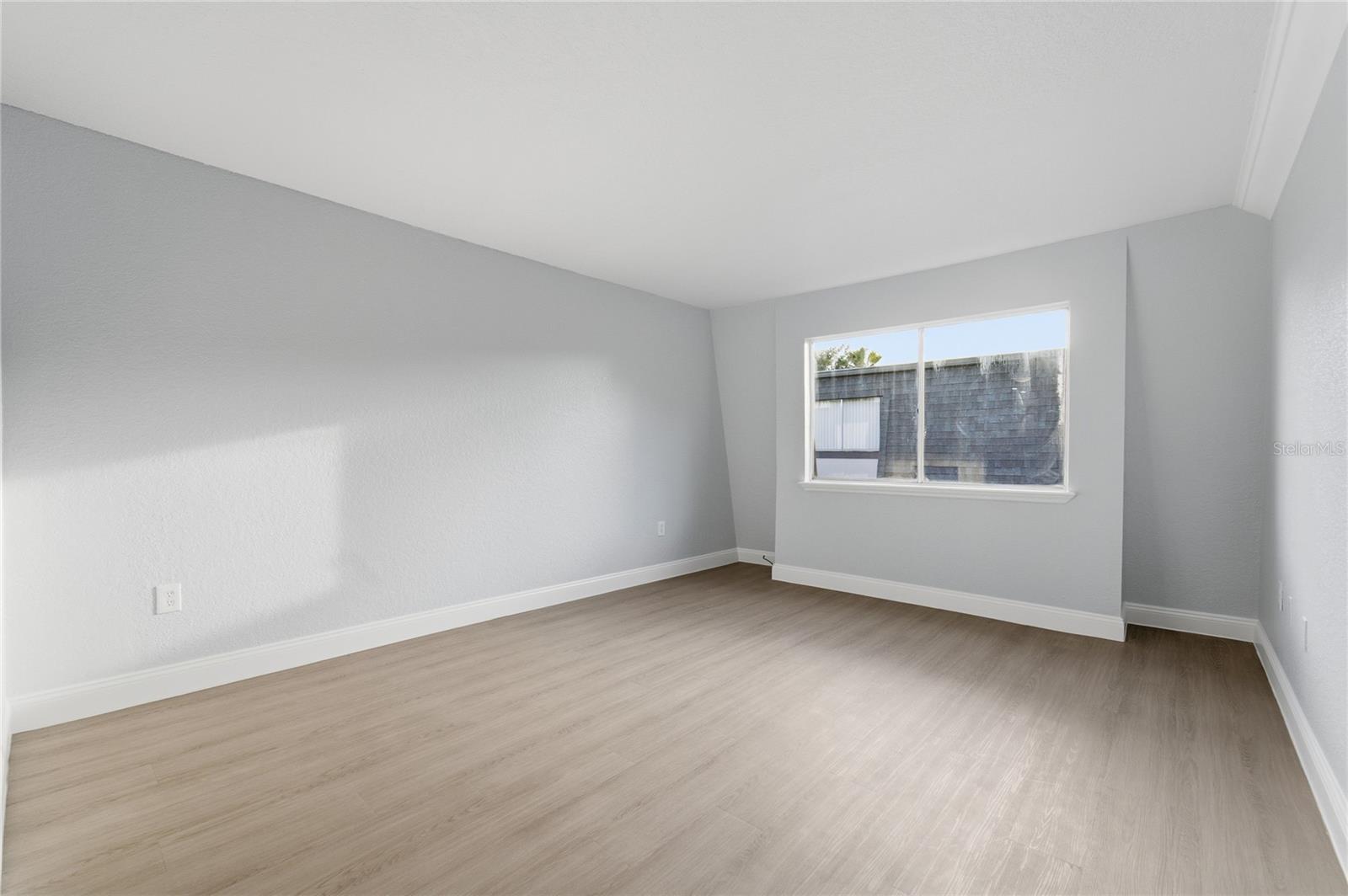 METRO/MICHIGAN PARK CONDO - Residential