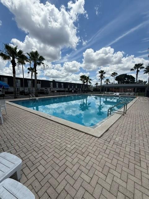 METRO/MICHIGAN PARK CONDO - Residential