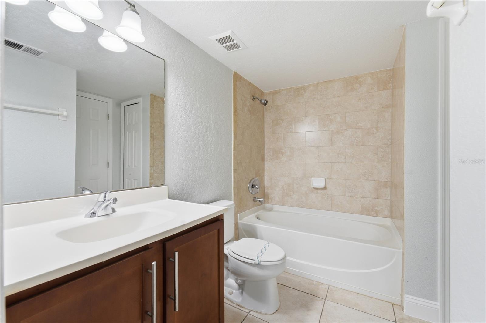 METRO/MICHIGAN PARK CONDO - Residential