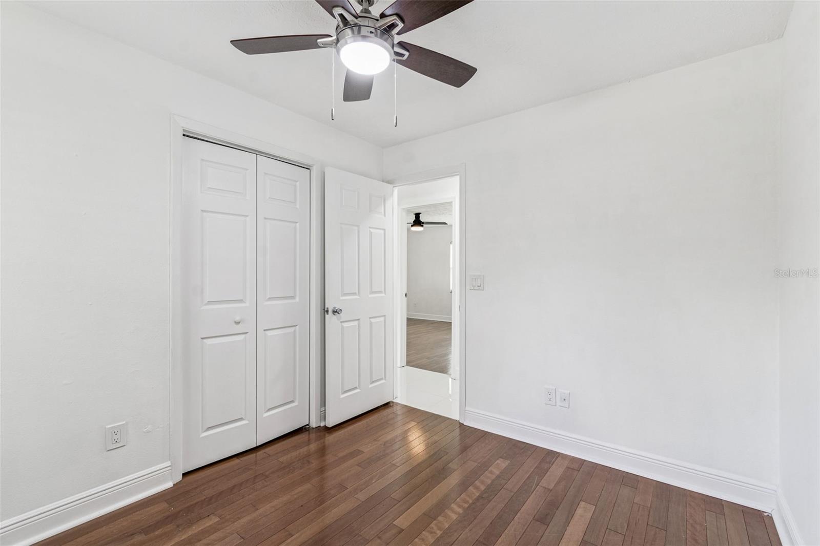 TROPICAL LAKES - Residential