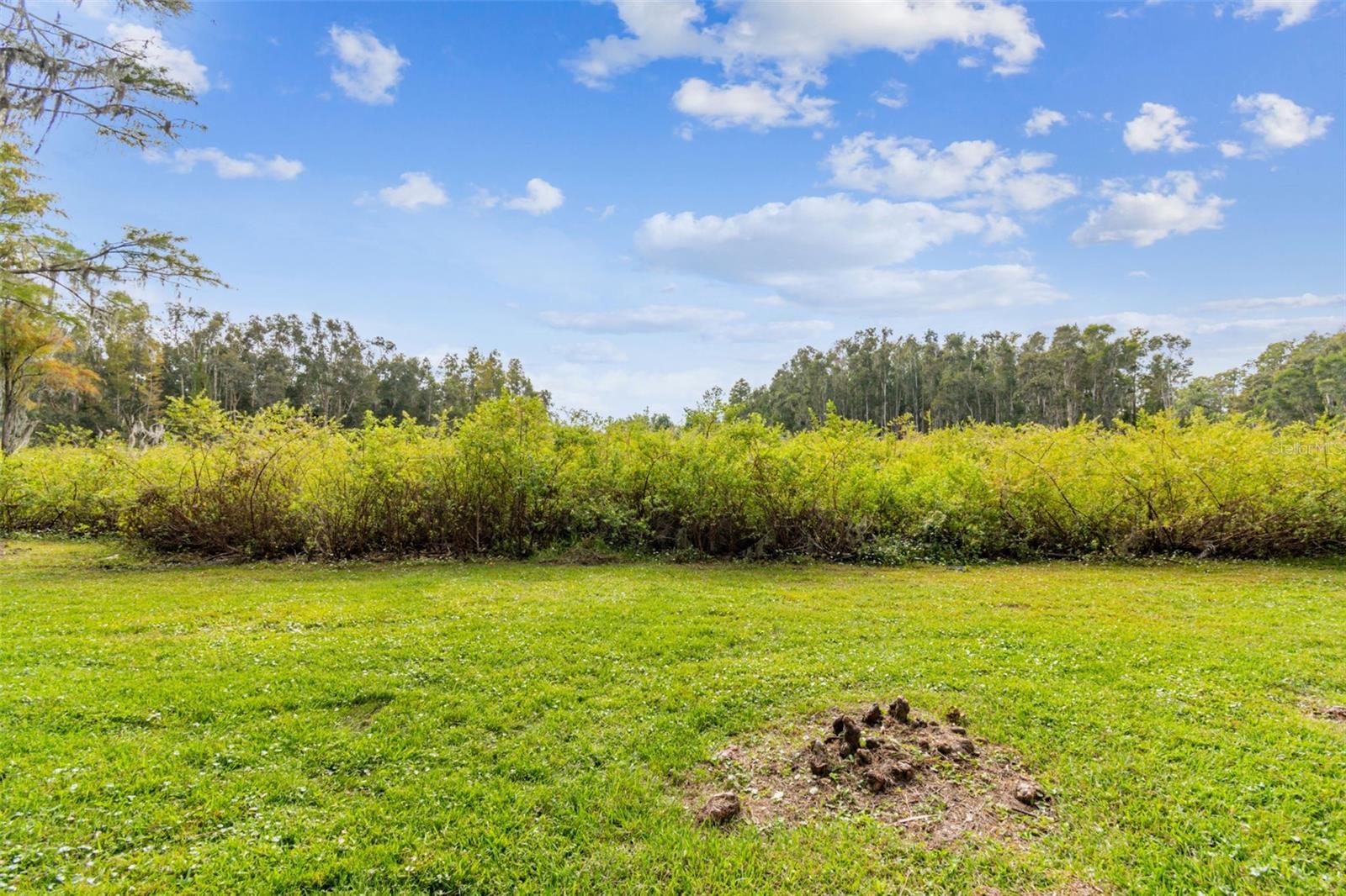 TROPICAL LAKES - Residential