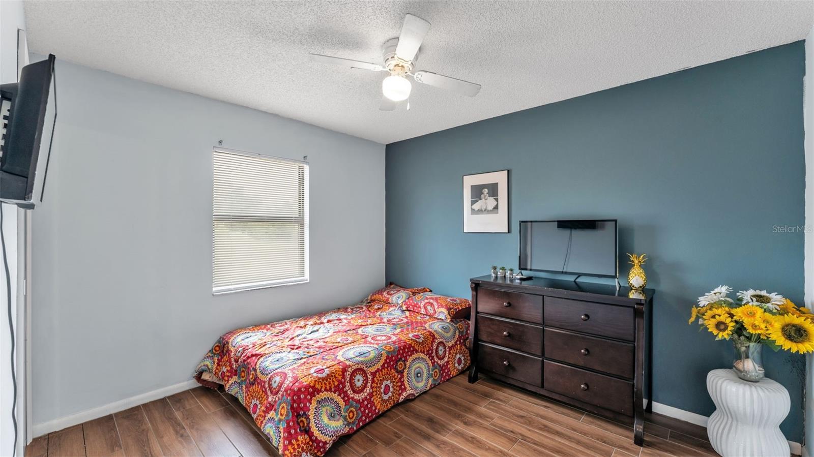 WALK IN WATER LAKE ESTATES PH 03 - Residential