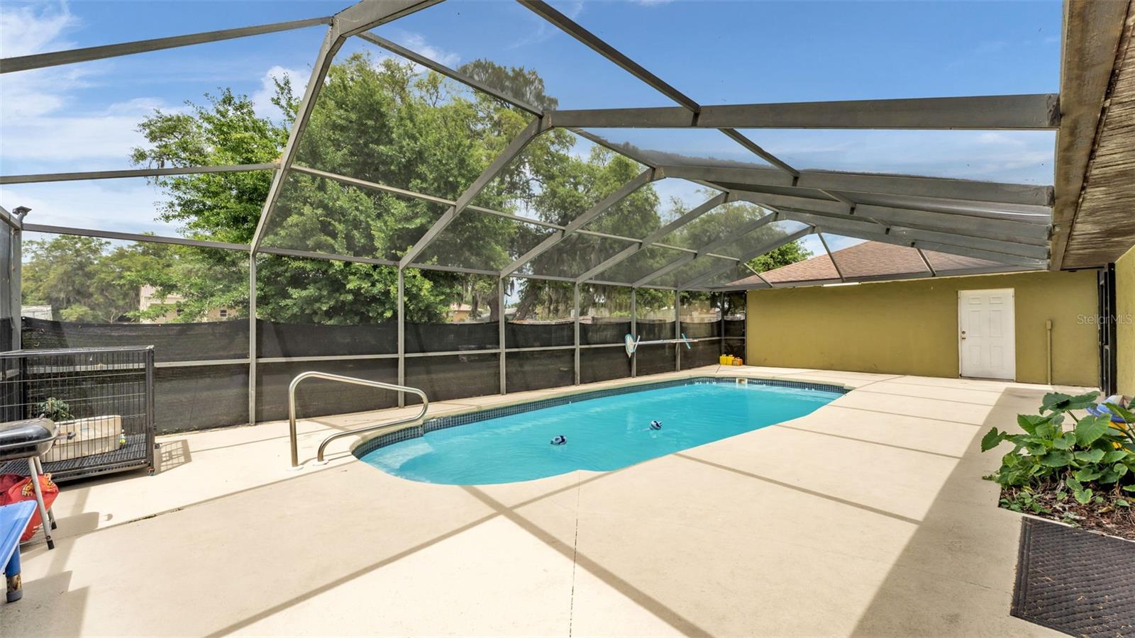 WALK IN WATER LAKE ESTATES PH 03 - Residential