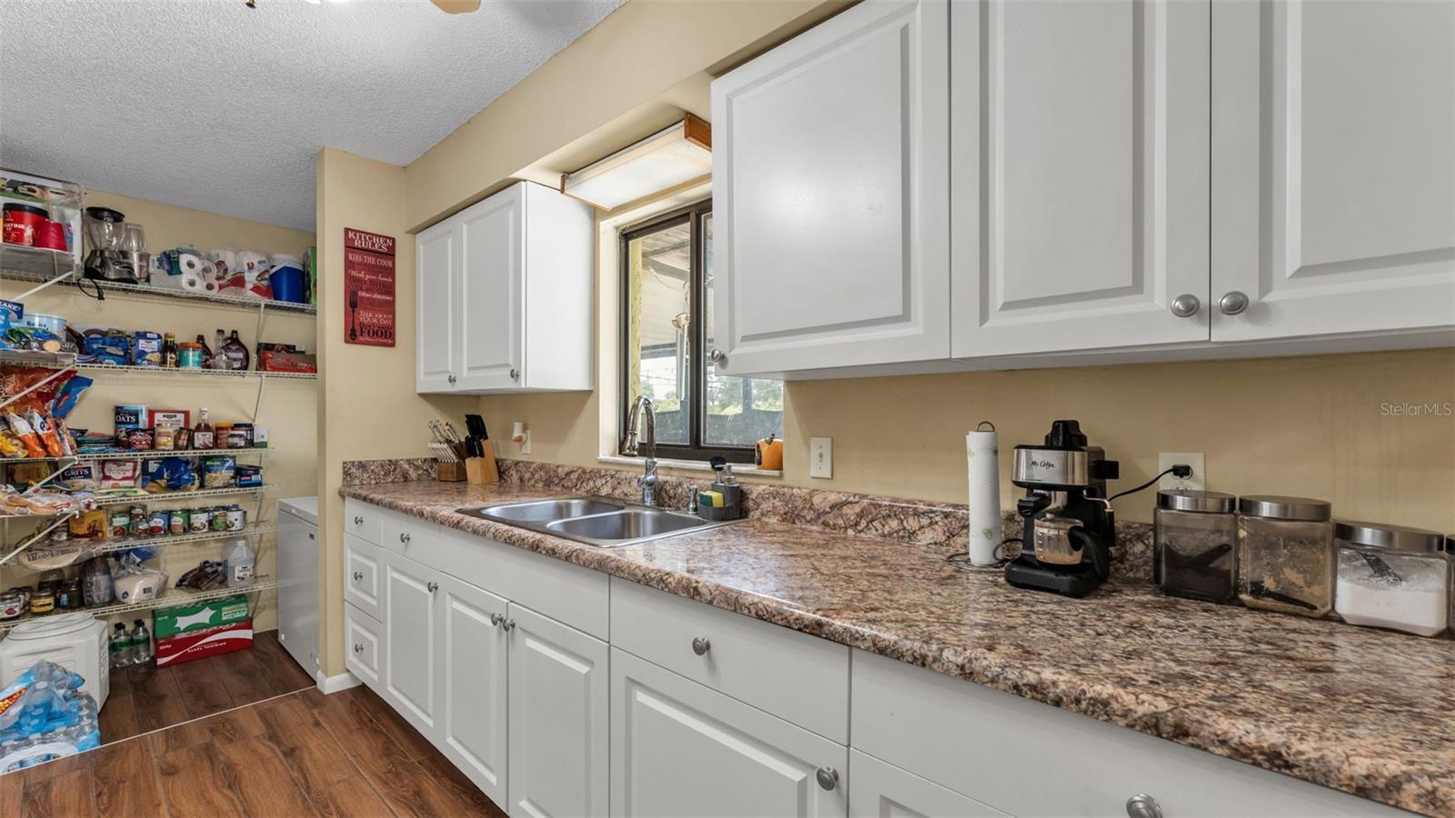 WALK IN WATER LAKE ESTATES PH 03 - Residential