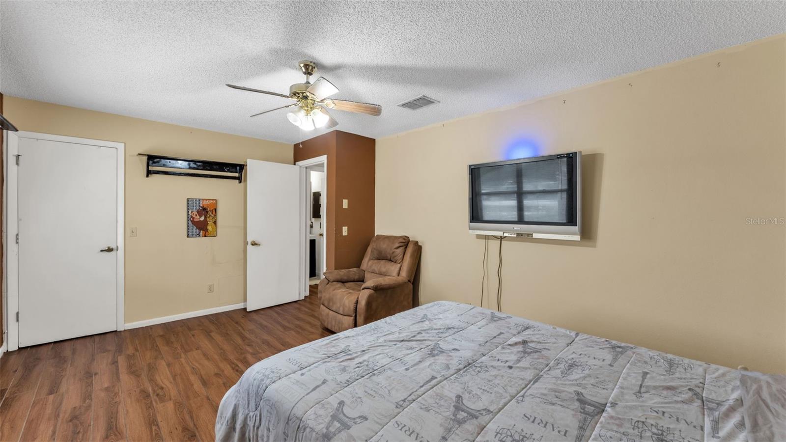 WALK IN WATER LAKE ESTATES PH 03 - Residential