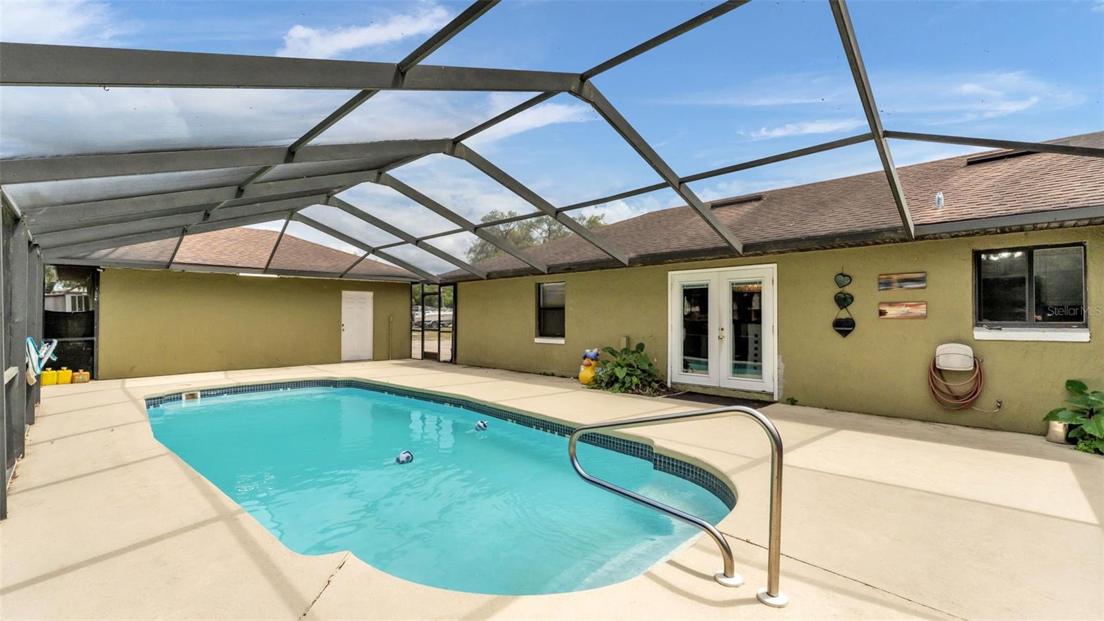 WALK IN WATER LAKE ESTATES PH 03 - Residential