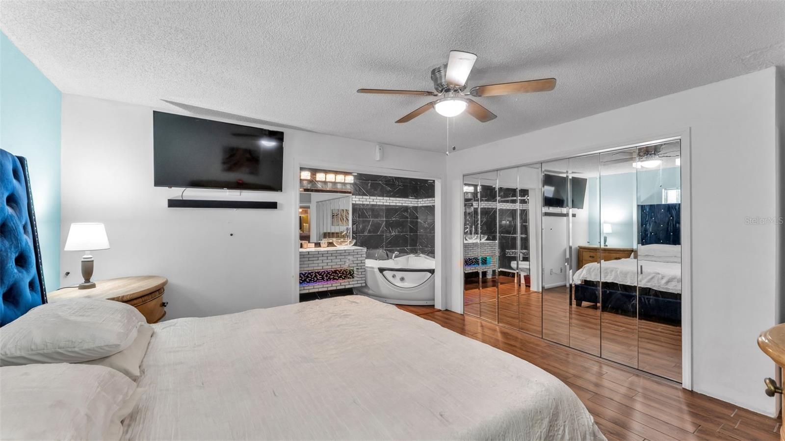 WALK IN WATER LAKE ESTATES PH 03 - Residential