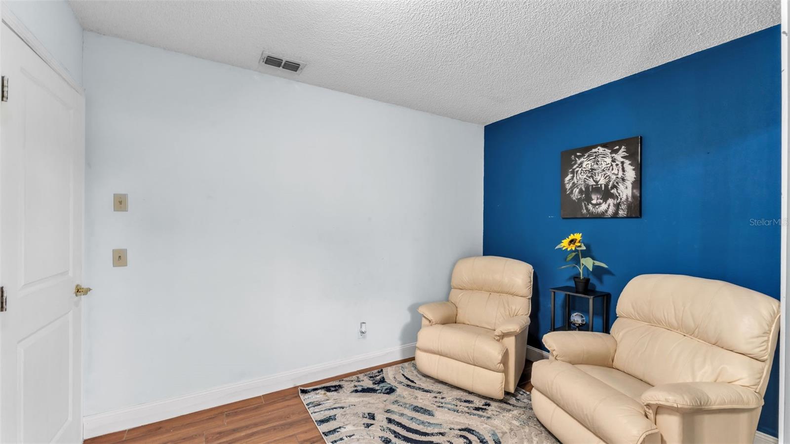WALK IN WATER LAKE ESTATES PH 03 - Residential