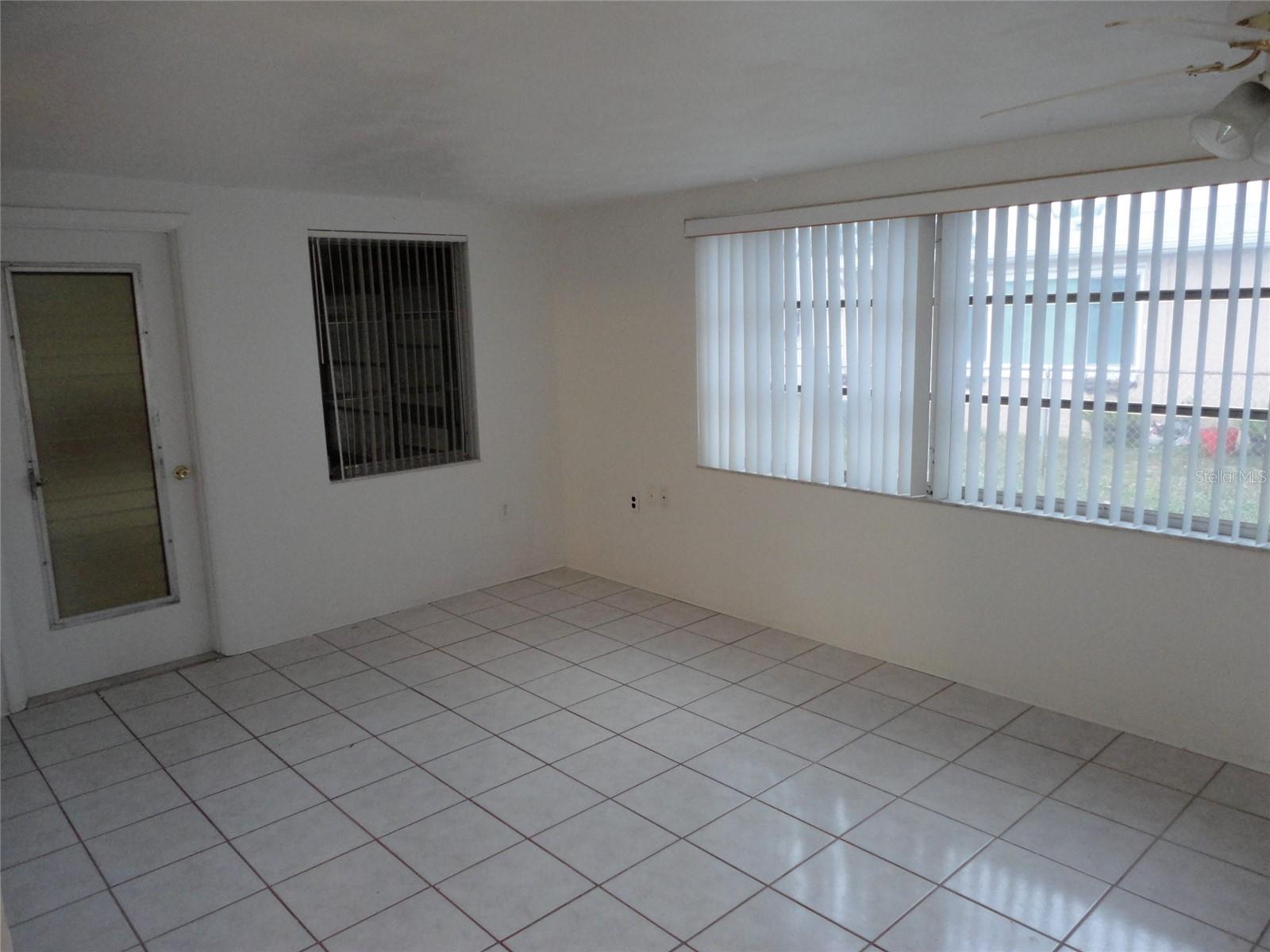 TABLEWOOD TERRANCE - Residential Lease