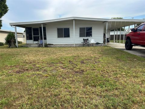 Photo of 1109 Nassau Circle, Tavares, FL 32778 (MLS # G5114222)