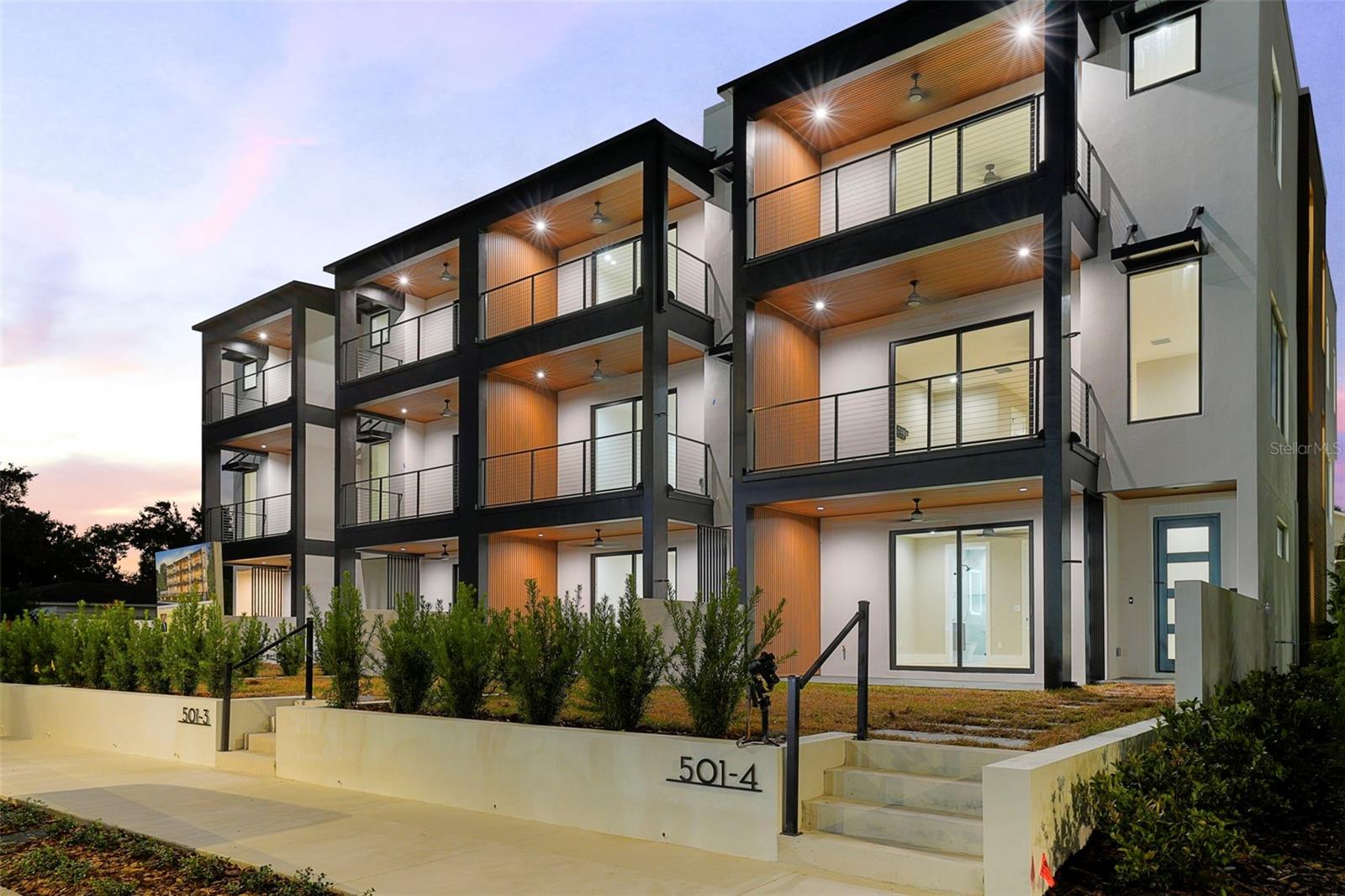 ROSS AT THE HEIGHTS TOWNHOMES - Residential