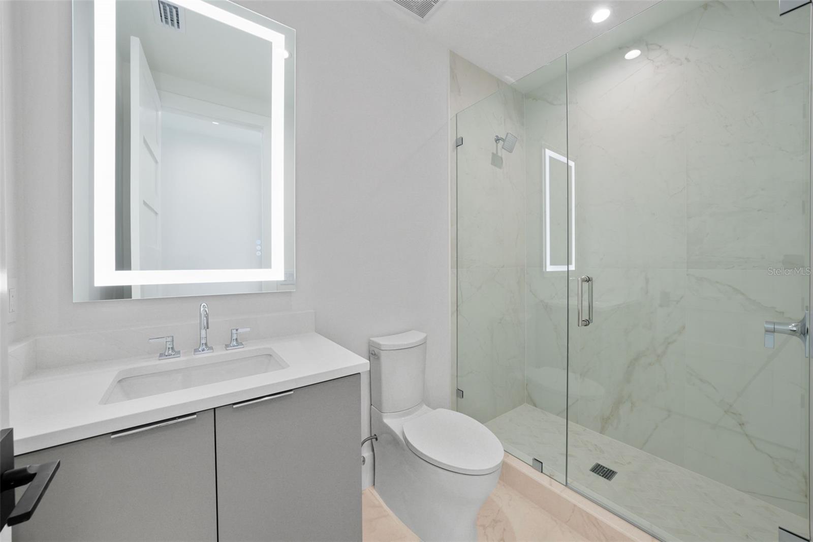 ROSS AT THE HEIGHTS TOWNHOMES - Residential