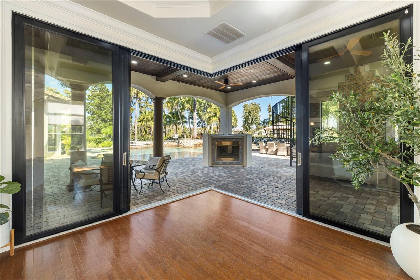 LADERA - Residential