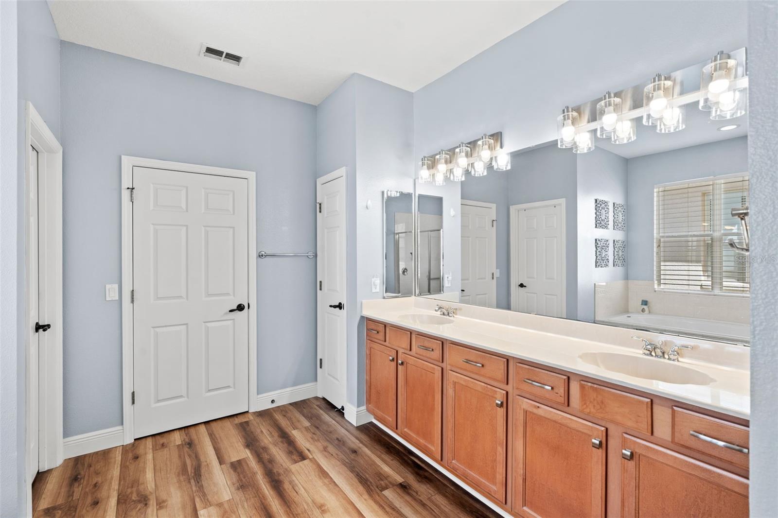 AVERY PARK - Residential