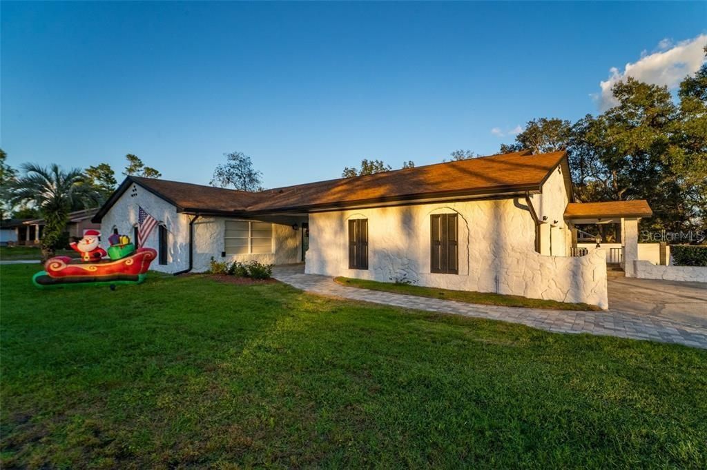 Photo of 4627 Woodlot Court, Orlando, FL 32835 (MLS # O6352090)