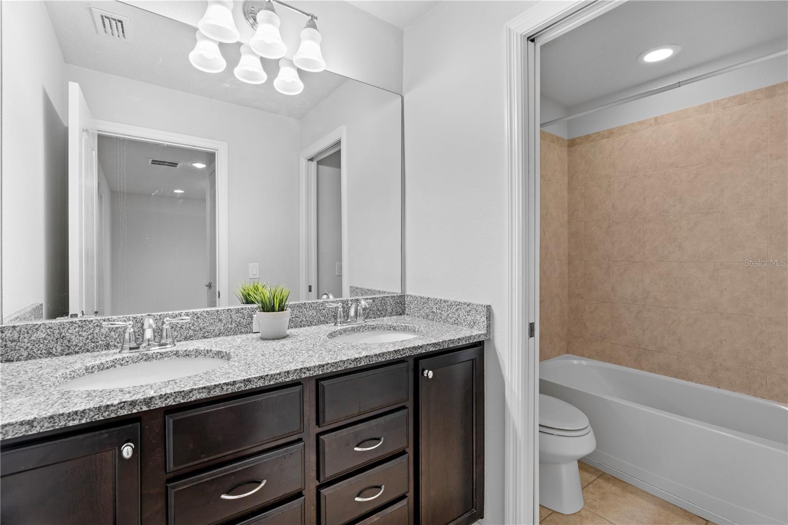 WINDSOR AT WESTSIDE PH 1 - Residential